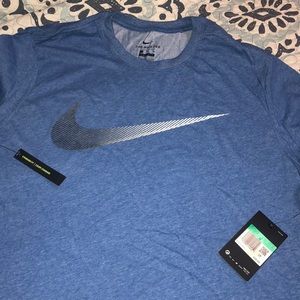 Men’s Nike shirt